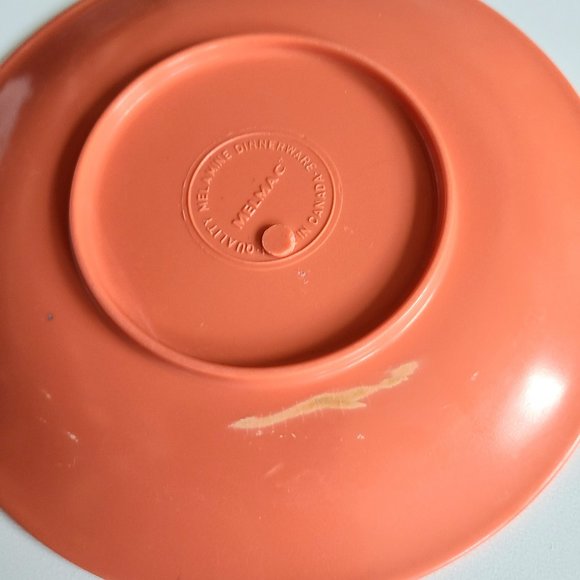 Set of 5 melamine dinnerware coral red cups and saucers. - Picture 9 of 11